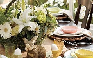 15 Easy Easter Centerpiece Ideas That Will Spruce Up Your Table